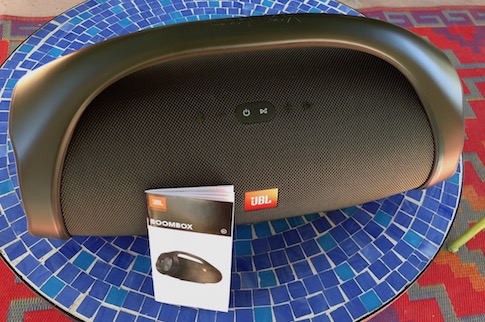 visdom piedestal Rug JBL Boombox – Review – MyMac.com